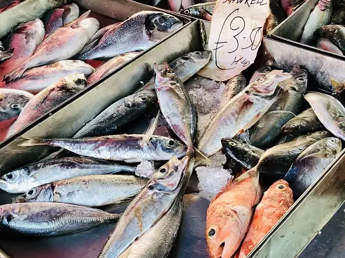 Détail d'une étale du marché aux poissons de Marsaxlokk